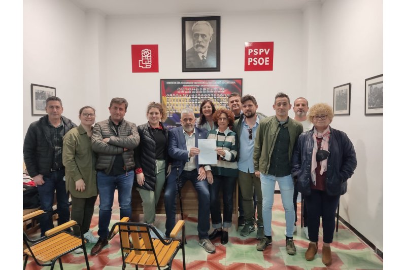 Enrique Moll sigue al frente de una ejecutiva del PSPV de Pego con cuatro de los actuales concejales en la cabeza del organigrama Enrique Moll sigue al frente de una ejecutiva del PSPV de Pego con cuatro de los actuales concejales en la cabeza del organigrama