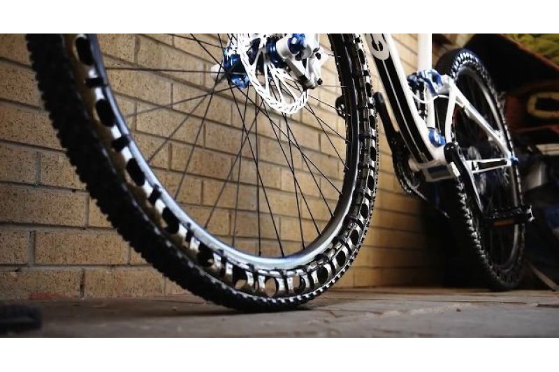 Muere un ciclista en la Vall de Gallinera Muere un ciclista en la Vall de Gallinera