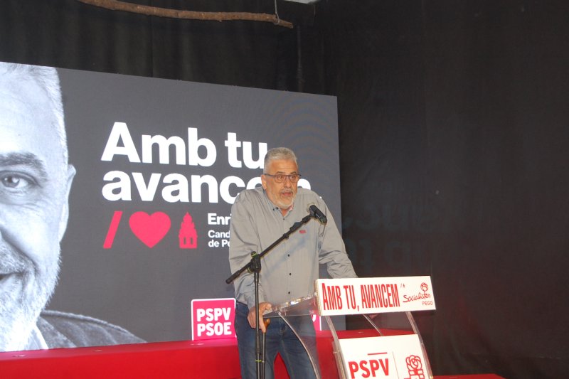 Enrique Moll valida la candidatura del PSPV de Pego con  Enrique Moll valida la candidatura del PSPV de Pego con