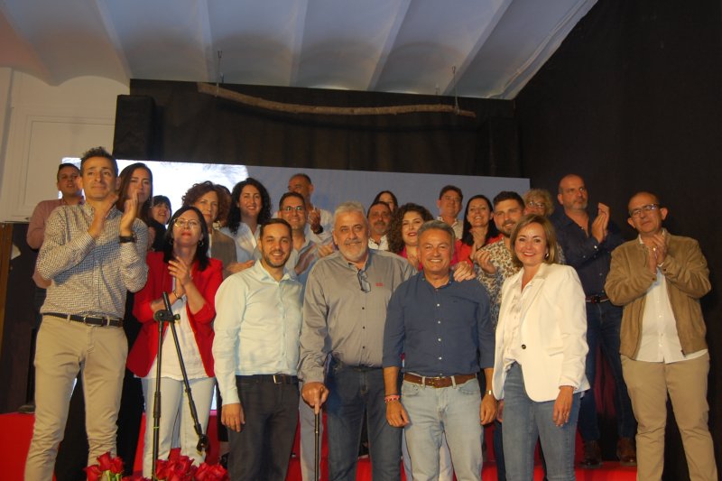 Enrique Moll valida la candidatura del PSPV de Pego con  Enrique Moll valida la candidatura del PSPV de Pego con