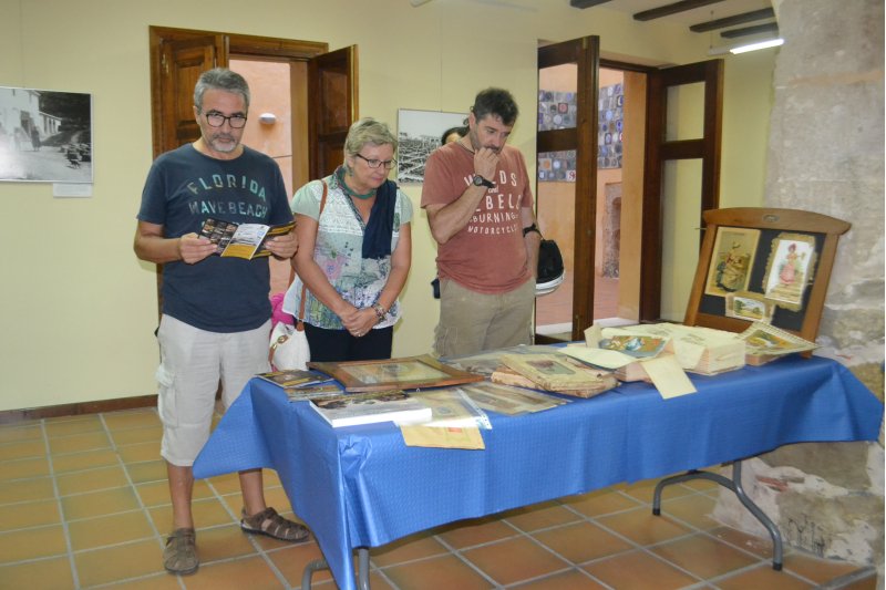 Una exposició fotogràfica i etnogràfica recull la cultura de la pansa i els riuraus a Benissa Una exposició fotogràfica i etnogràfica recull la cultura de la pansa i els riuraus a Benissa