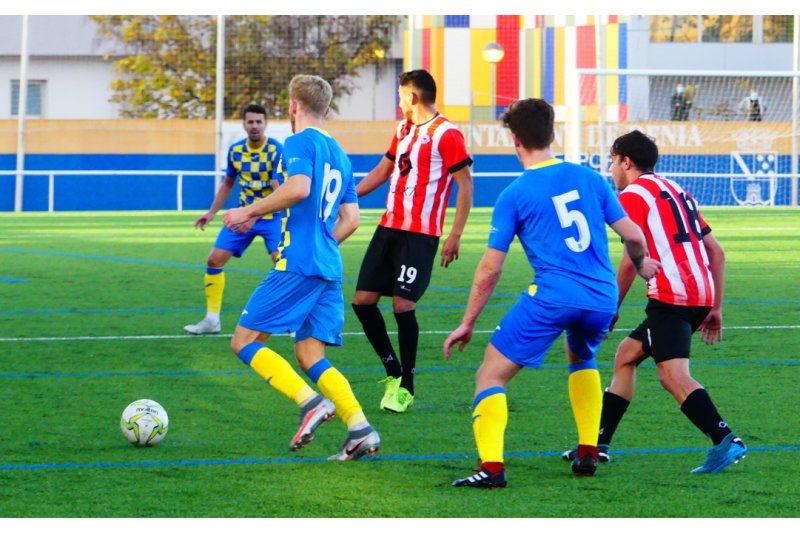 El Dénia cae goleado en Benidorm (4-1) en un pobre partido  El Dénia cae goleado en Benidorm (4-1) en un pobre partido