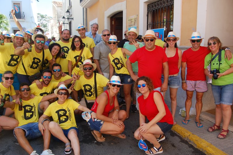 Les penyes fan bullir l’ambient en l’equador de les festes de Benimeli Les penyes fan bullir l’ambient en l’equador de les festes de Benimeli
