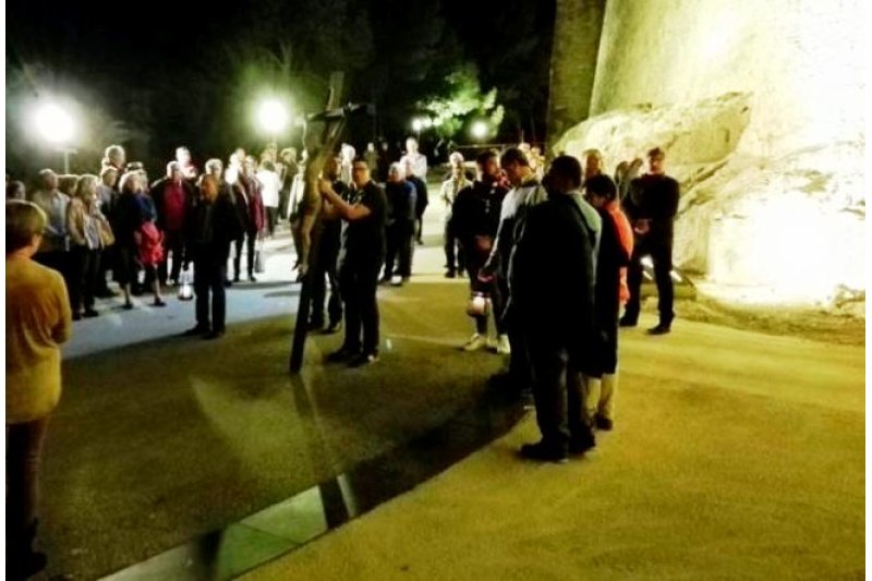 Suspendido el Via Crucis del castillo de Dénia por la amenaza de lluvia  Suspendido el Via Crucis del castillo de Dénia por la amenaza de lluvia