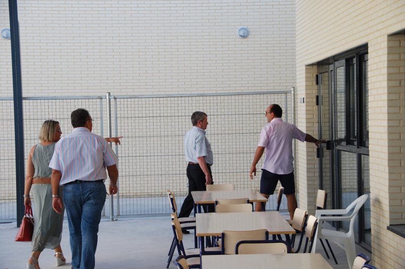 Expectació i entusiasme en l’estrena del nou col.legi Benicadim Expectació i entusiasme en l’estrena del nou col.legi Benicadim