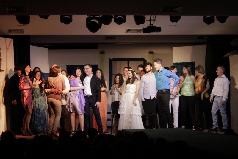 Lleno absoluto en las cuatro sesiones del musical Mamma Mia interpretado por los festeros de Teulada Lleno absoluto en las cuatro sesiones del musical Mamma Mia interpretado por los festeros de Teulada