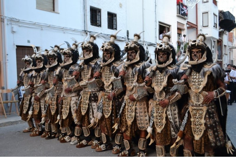 Benissa: Pirates i Califes sorprenen amb dos capitanies plenes de sorpreses i amb molt de colorit Benissa: Pirates i Califes sorprenen amb dos capitanies plenes de sorpreses i amb molt de colorit