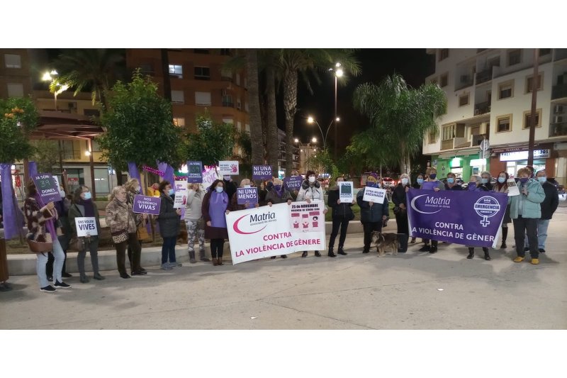 Matria se concentra en Dénia contra la violencia de género Matria se concentra en Dénia contra la violencia de género
