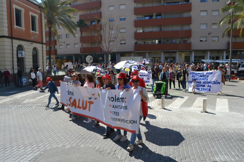 Otra manifestación por las calles de Dénia para exigir un aumento de la plantilla y mejor servicio en el Departamento de Salud  Otra manifestación por las calles de Dénia para exigir un aumento de la plantilla y mejor servicio en el Departamento de Salud