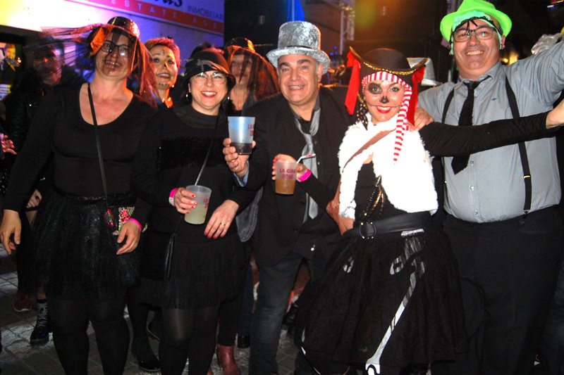 La pinyata clausura multitudinàriament la trilogia d’un carnestoltes pegolí que recupera el seu esperit La pinyata clausura multitudinàriament la trilogia d’un carnestoltes pegolí que recupera el seu esperit