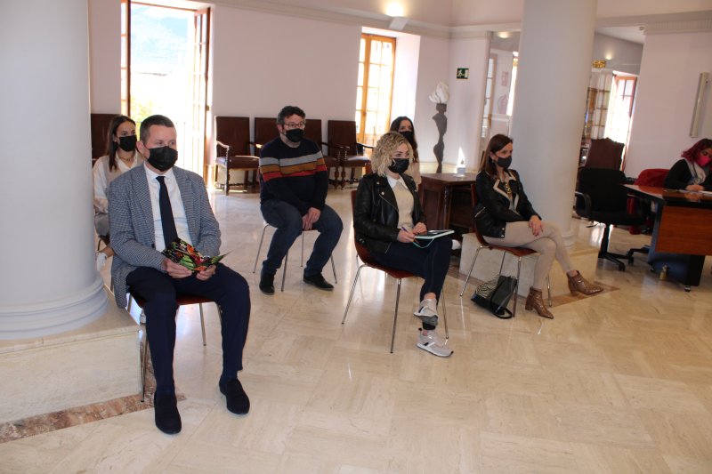 Flower Mother, un festival para dinamizar el comercio en el Día de la Madre en Dénia Flower Mother, un festival para dinamizar el comercio en el Día de la Madre en Dénia