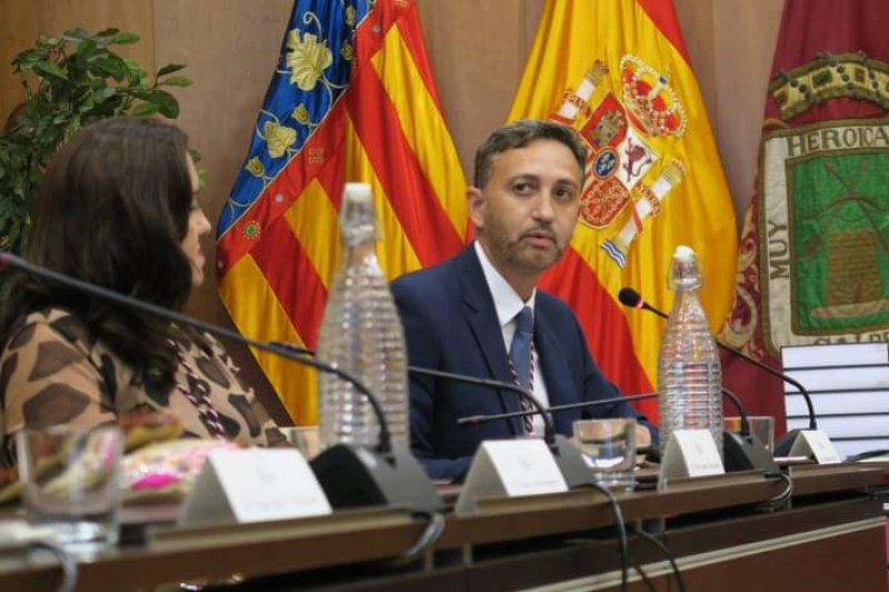 Ana Sala continúa como alcaldesa de Calp con los votos del PSPV y Compromís Ana Sala continúa como alcaldesa de Calp con los votos del PSPV y Compromís