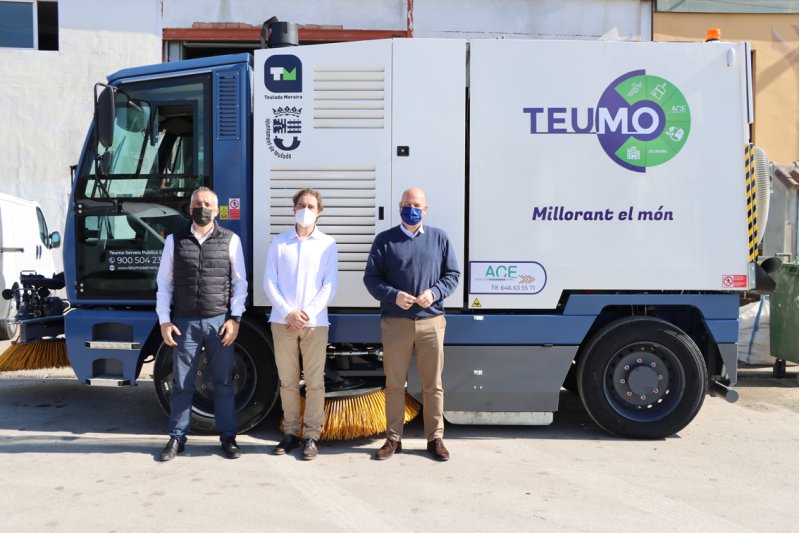 Teulada Moraira estrena una nueva barredora para dar servicio a las urbanizaciones del municipio Teulada Moraira estrena una nueva barredora para dar servicio a las urbanizaciones del municipio