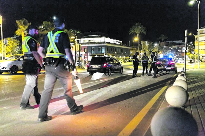 El pleno de Dénia aprueba realizar un estudio para decidir acciones contra las molestias del ocio nocturno  El pleno de Dénia aprueba realizar un estudio para decidir acciones contra las molestias del ocio nocturno