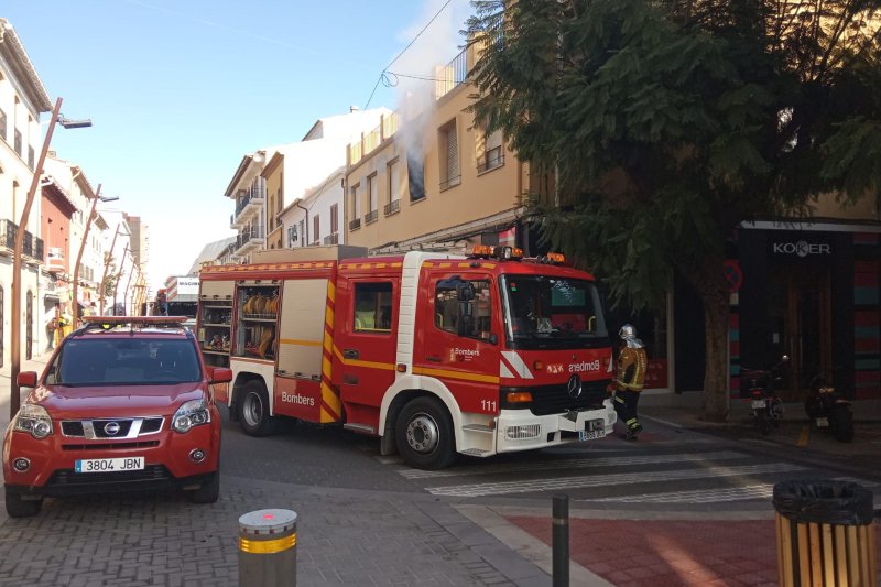 Incendio en una vivienda en el centro de Dénia Incendio en una vivienda en el centro de Dénia