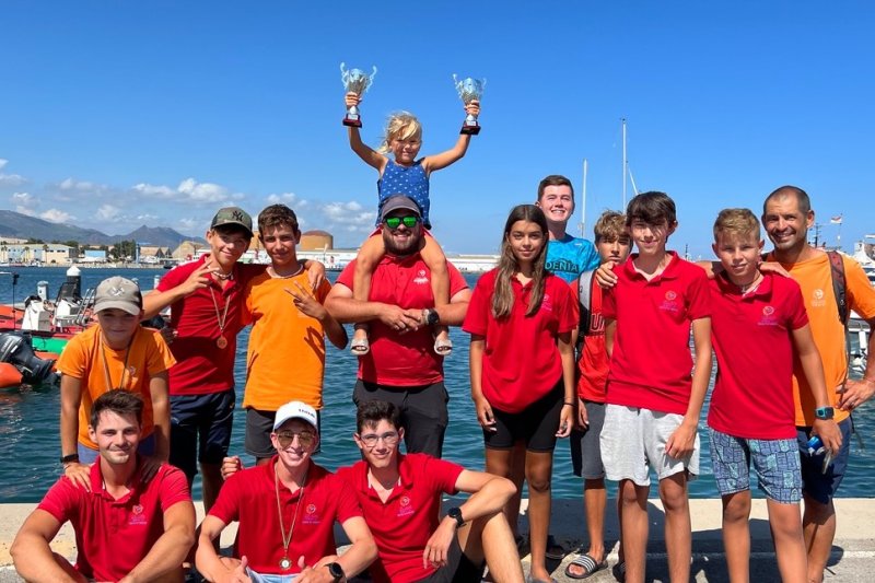 Los palistas Dimitrov y Gil, del RCN Dénia, campeones autonómicos Los palistas Dimitrov y Gil, del RCN Dénia, campeones autonómicos