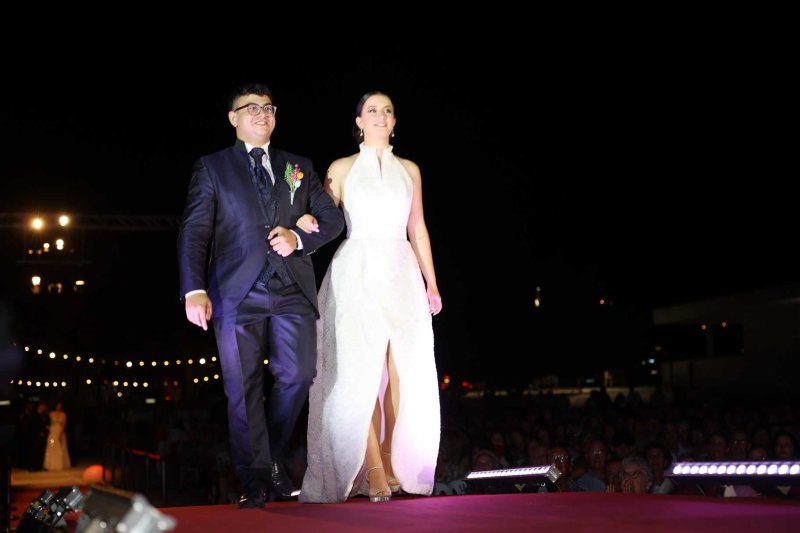 La nit de la presentació de les Festes de Juliol de Pedreguer s’envolta d’emocions i colorit  La nit de la presentació de les Festes de Juliol de Pedreguer s’envolta d’emocions i colorit