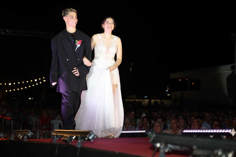 La nit de la presentació de les Festes de Juliol de Pedreguer s’envolta d’emocions i colorit  La nit de la presentació de les Festes de Juliol de Pedreguer s’envolta d’emocions i colorit