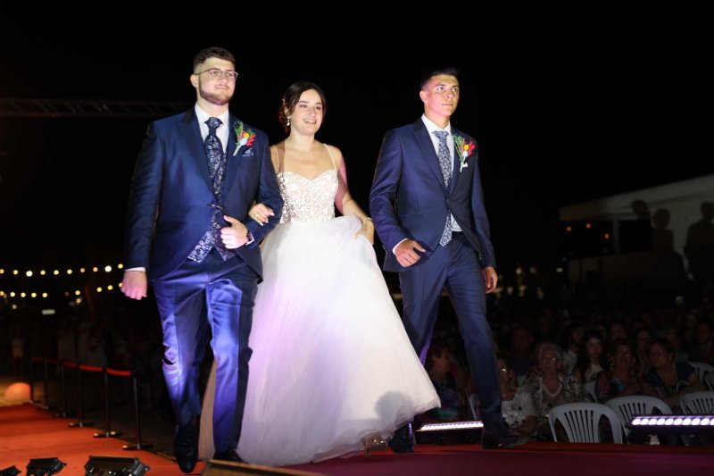 La nit de la presentació de les Festes de Juliol de Pedreguer s’envolta d’emocions i colorit  La nit de la presentació de les Festes de Juliol de Pedreguer s’envolta d’emocions i colorit