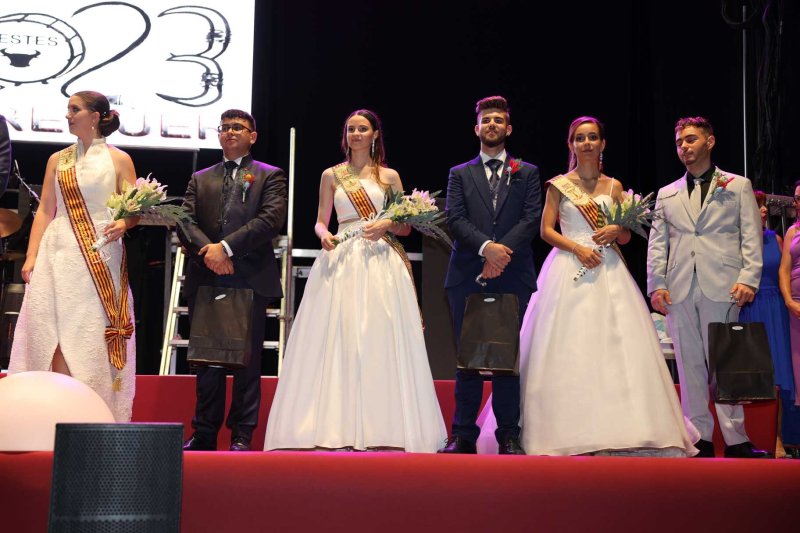 La nit de la presentació de les Festes de Juliol de Pedreguer s’envolta d’emocions i colorit  La nit de la presentació de les Festes de Juliol de Pedreguer s’envolta d’emocions i colorit