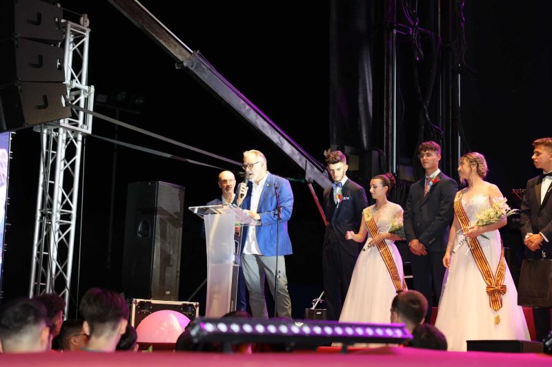 La nit de la presentació de les Festes de Juliol de Pedreguer s’envolta d’emocions i colorit  La nit de la presentació de les Festes de Juliol de Pedreguer s’envolta d’emocions i colorit