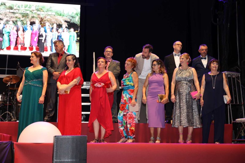 La nit de la presentació de les Festes de Juliol de Pedreguer s’envolta d’emocions i colorit  La nit de la presentació de les Festes de Juliol de Pedreguer s’envolta d’emocions i colorit