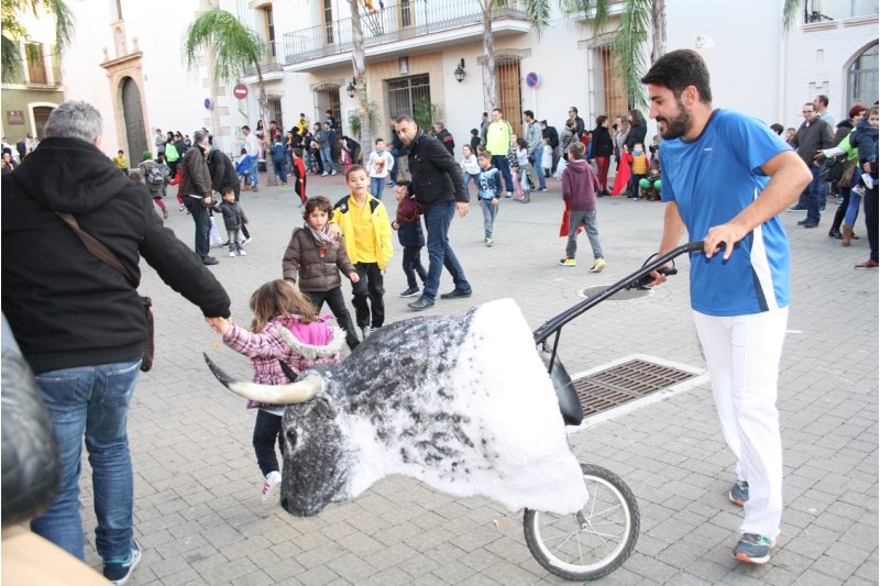 Carretons, música, gastronomia i pilota li donen una nova empenta al Mig Any de Sant Jaume a Ondara Carretons, música, gastronomia i pilota li donen una nova empenta al Mig Any de Sant Jaume a Ondara