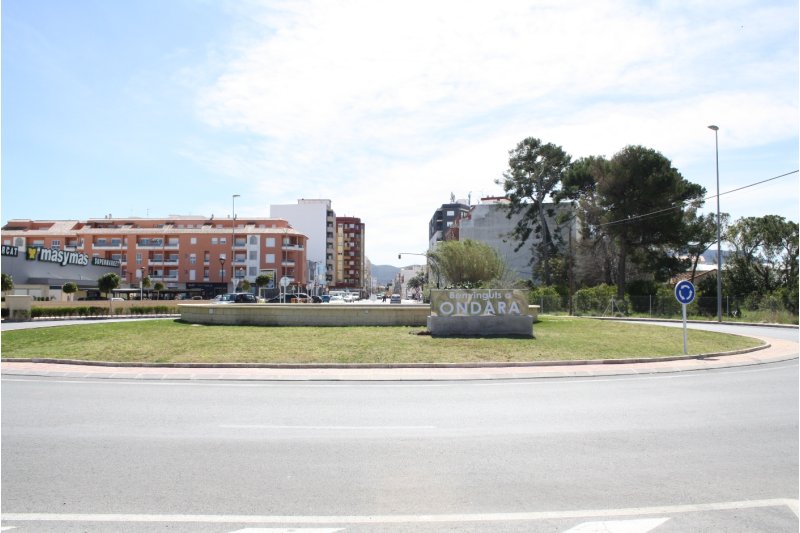 L’Ajuntament d’Ondara consensua amb mitjanes i grans superfícies els festius d’obertura en 2019 L’Ajuntament d’Ondara consensua amb mitjanes i grans superfícies els festius d’obertura en 2019