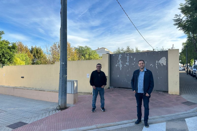 L’Ajuntament d’Ondara habilita un nou aparcament al carrer Dénia amb 24 places per a cotxes i 5 per a motos L’Ajuntament d’Ondara habilita un nou aparcament al carrer Dénia amb 24 places per a cotxes i 5 per a motos