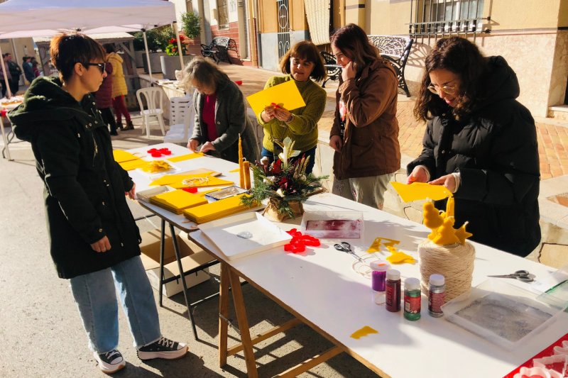El Ràfol d’Almunia rep el nadal amb tallers d’artesania i dolços El Ràfol d’Almunia rep el nadal amb tallers d’artesania i dolços