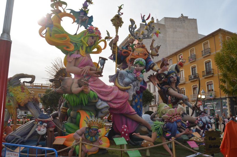 Centro vuelve a hacer doblete en la Sección Especial de las Fallas de Dénia  Centro vuelve a hacer doblete en la Sección Especial de las Fallas de Dénia