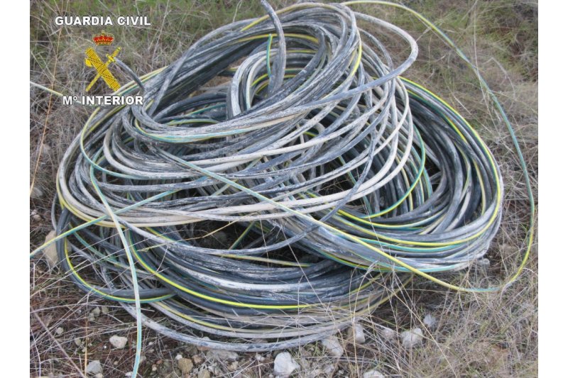 La Guardia Civil detiene a siete personas acusadas de robo en Calp La Guardia Civil detiene a siete personas acusadas de robo en Calp