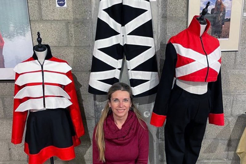 Una asociación lucha para fomentar el empoderamiento de la mujer a través de la cultura, la moda y el diseño Una asociación lucha para fomentar el empoderamiento de la mujer a través de la cultura, la moda y el diseño