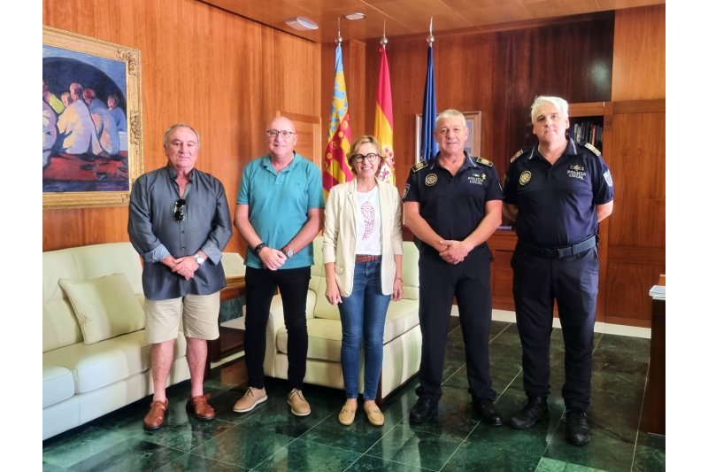 Se jubila el agente de la Policía de Xàbia Pedro Luis Cholbi Se jubila el agente de la Policía de Xàbia Pedro Luis Cholbi