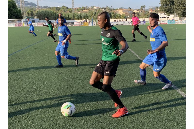Preferente: El Calpe se queda sin pólvora en el tramo final para rematar ante el Pedreguer (0-0) Preferente: El Calpe se queda sin pólvora en el tramo final para rematar ante el Pedreguer (0-0)