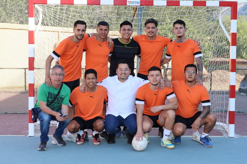 Sorpresas en la Copa de Fútbol Sala: Pinturas Juanvi es el primer favorito del cuadro de semifinales Sorpresas en la Copa de Fútbol Sala: Pinturas Juanvi es el primer favorito del cuadro de semifinales