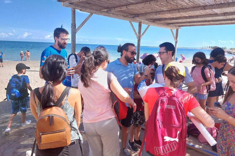 La concesionaria del servicio de vigilancia de las playas de Dénia inicia una campaña de concienciación medioambiental con escolares  La concesionaria del servicio de vigilancia de las playas de Dénia inicia una campaña de concienciación medioambiental con escolares