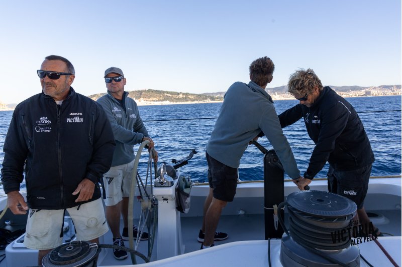 Alex Pella bate el récord de la Vuelta a España a vela Alex Pella bate el récord de la Vuelta a España a vela