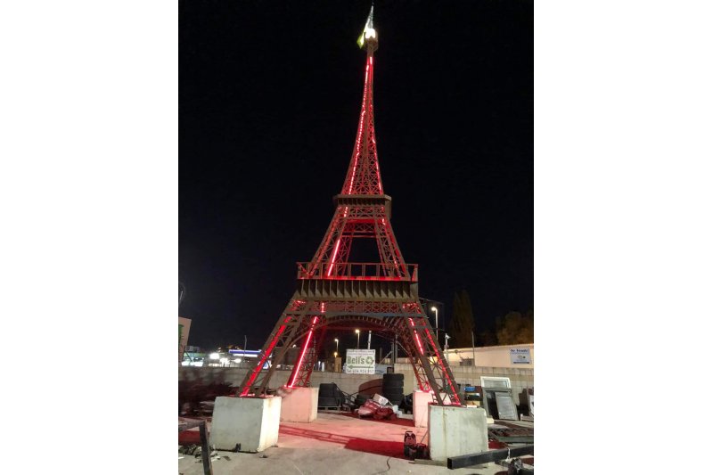 La torre Eiffel de Dénia, ahora más bonita con luz La torre Eiffel de Dénia, ahora más bonita con luz
