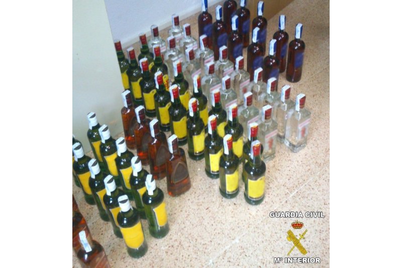 Detenidas cinco personas de nacionalidad rumana acusadas de hurtos en supermercados de Calp Detenidas cinco personas de nacionalidad rumana acusadas de hurtos en supermercados de Calp