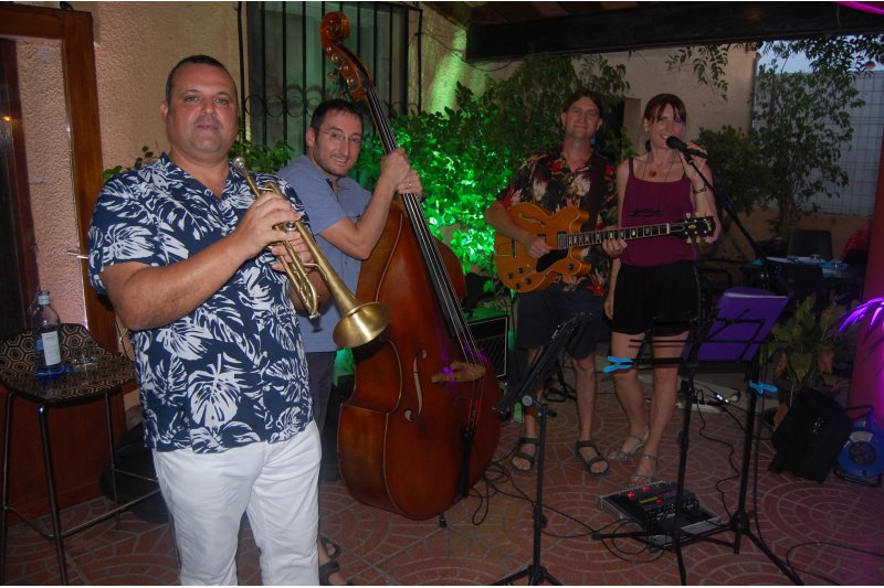 El ecuador del Circuit de música als bars de Els Poblets 2022 lo confirma como alternativa musical y de ocio El ecuador del Circuit de música als bars de Els Poblets 2022 lo confirma como alternativa musical y de ocio