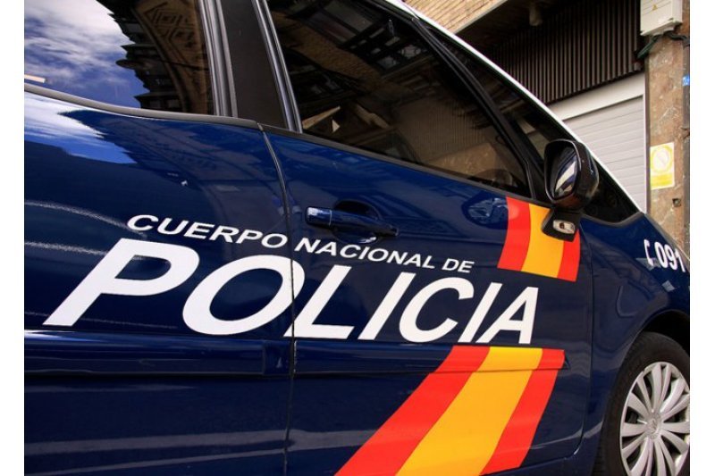 Un conductor atropella a un policía nacional antes de ser detenido en Dénia    Un conductor atropella a un policía nacional antes de ser detenido en Dénia