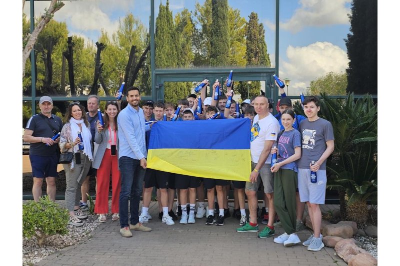 Fútbol por la Paz: un grupo de jóvenes ucranianos se evade de la guerra en Xàbia Fútbol por la Paz: un grupo de jóvenes ucranianos se evade de la guerra en Xàbia