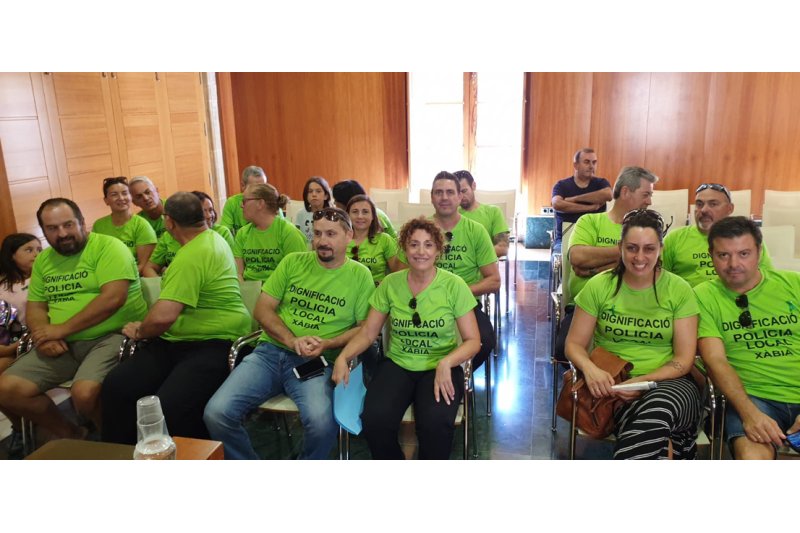 La Policía Local de Xàbia protesta por una “dignificación” de sus puestos de trabajo y acusa al gobierno de falta de previsión La Policía Local de Xàbia protesta por una “dignificación” de sus puestos de trabajo y acusa al gobierno de falta de previsión