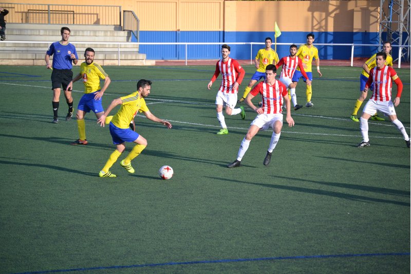 Fútbol Preferente: El Dénia se coloca segundo en una jornada en la que el Jávea vuelve a ganar y el Calpe rompe su buena racha Fútbol Preferente: El Dénia se coloca segundo en una jornada en la que el Jávea vuelve a ganar y el Calpe rompe su buena racha