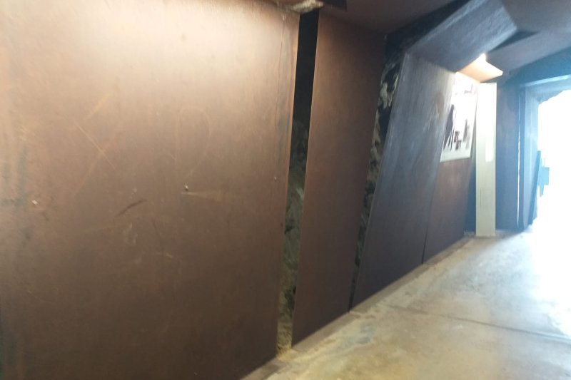 El panel informativo robado en el túnel aparece en La Xara El panel informativo robado en el túnel aparece en La Xara