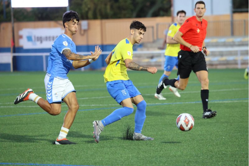 Lliga Comunitat: El Dénia cae en casa y al Calpe se le escapa el triunfo en el último suspiro Lliga Comunitat: El Dénia cae en casa y al Calpe se le escapa el triunfo en el último suspiro