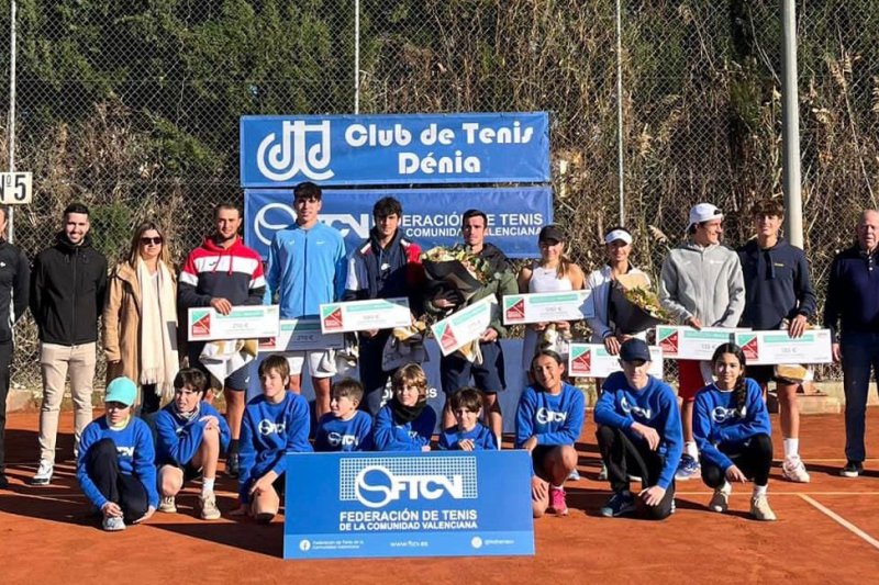 Jorge Martínez y Sarah Tatu se imponen en el Campeonato de Tenis de la Comunitat Valenciana disputado en Dénia Jorge Martínez y Sarah Tatu se imponen en el Campeonato de Tenis de la Comunitat Valenciana disputado en Dénia
