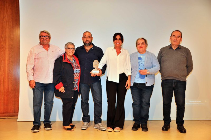 La primera Gala del Comerç de Xàbia reconoce a cuatro establecimientos y pone en valor las compras de proximidad La primera Gala del Comerç de Xàbia reconoce a cuatro establecimientos y pone en valor las compras de proximidad