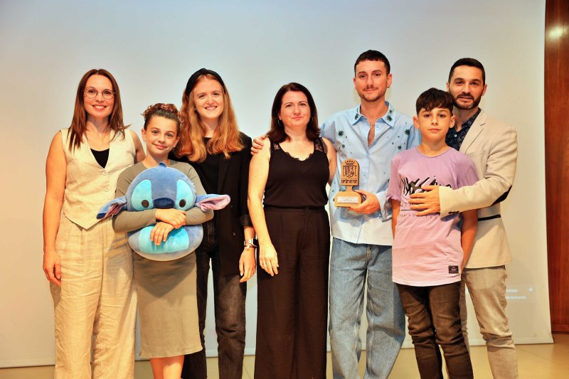 La primera Gala del Comerç de Xàbia reconoce a cuatro establecimientos y pone en valor las compras de proximidad La primera Gala del Comerç de Xàbia reconoce a cuatro establecimientos y pone en valor las compras de proximidad